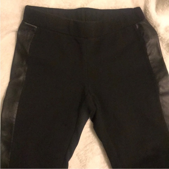 Black Leggings with Side Stripe - Picture 2 of 3